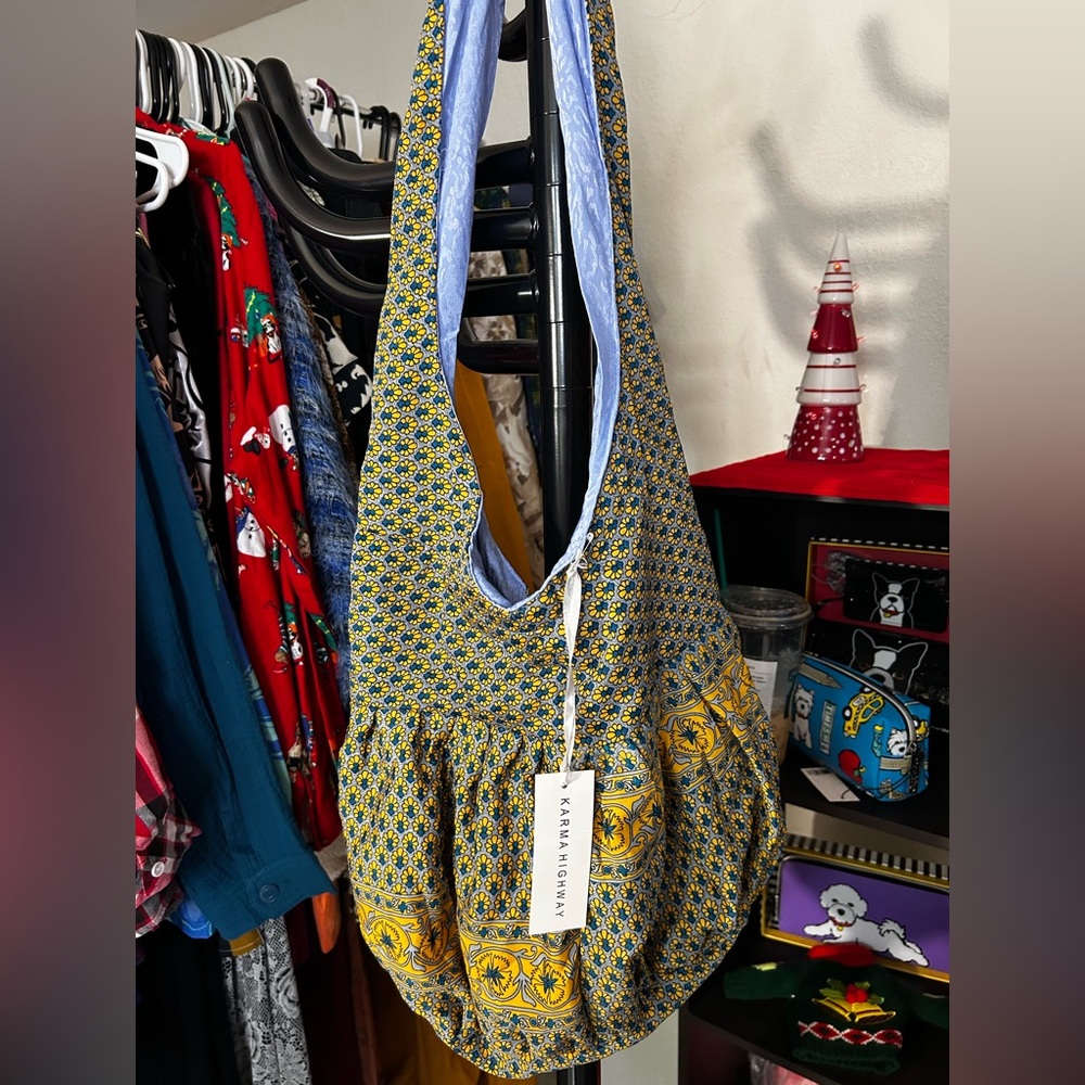 Karma Highway Yellow and Blue Women's Bag with zipper closure NWT